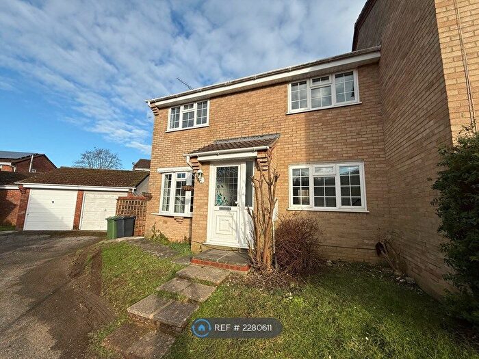 3 Bedroom Semi-Detached House To Rent In Well Copse Close, Waterlooville, PO8