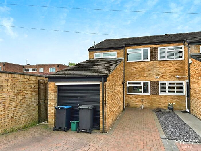 3 Bedroom Semi-Detached House To Rent In Kingsland Road, Boxmoor, HP1