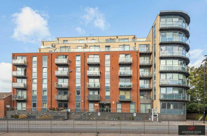 2 Bedroom Flat To Rent In Bath Road, Slough, SL1