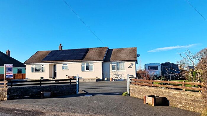 3 Bedroom Detached Bungalow For Sale In Pennant, Llanon, SY23