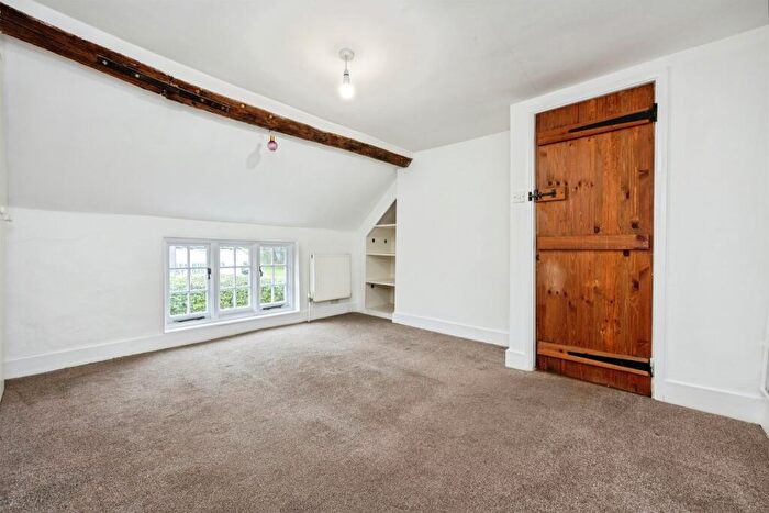 2 Bedroom Character Property For Sale In Tring Road, Wendover, Aylesbury, HP22
