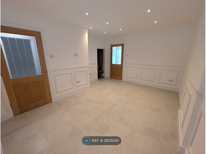 4 Bedroom Semi Detached House To Rent In Sargeaunt Street, Leamington Spa, CV31