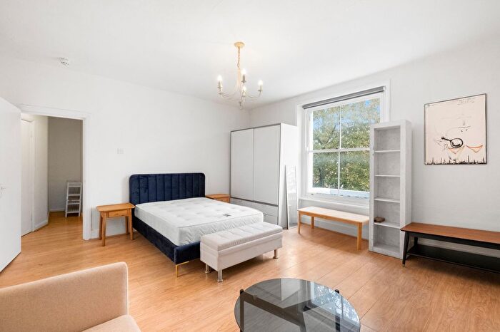 Studio To Rent In Holland Road, High Street Kensington, W14