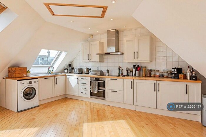 2 Bedroom Flat To Rent In Dalston Lane, London, E8