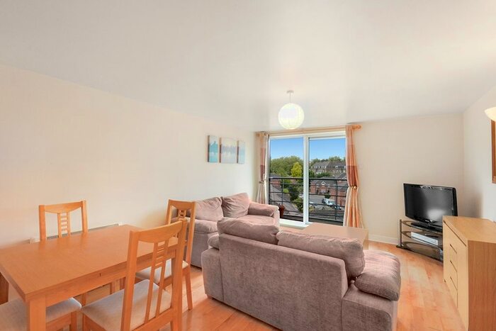 2 Bedroom Flat To Rent In Glaisher Street, London, SE8