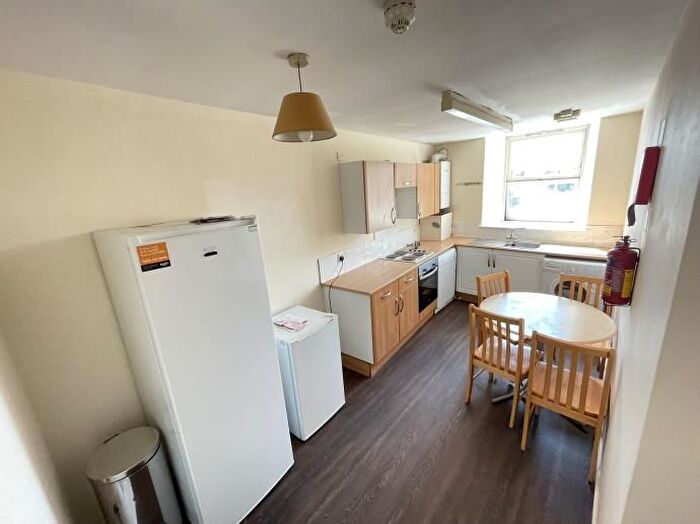 4 Bedroom Flat To Rent In Dudhope Street, DD1