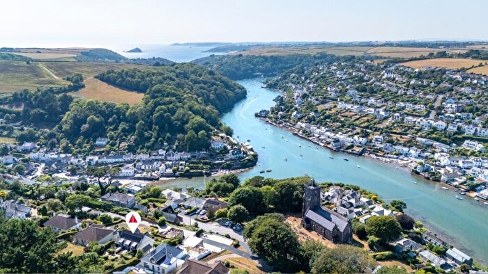 4 Bedroom Detached House For Sale In Stoke Road, Noss Mayo, PL8