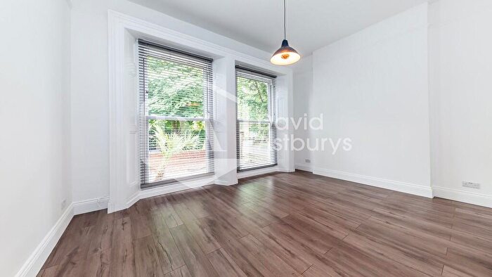 3 Bedroom Apartment To Rent In Hornsey Lane, Highgate, London, N6