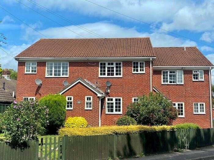 1 Bedroom Maisonette To Rent In Station Road, Park Gate, Southampton, Hampshire, SO31