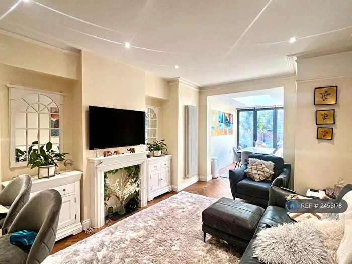 2 Bedroom Flat To Rent In Goldhurst Terrace, London, NW6