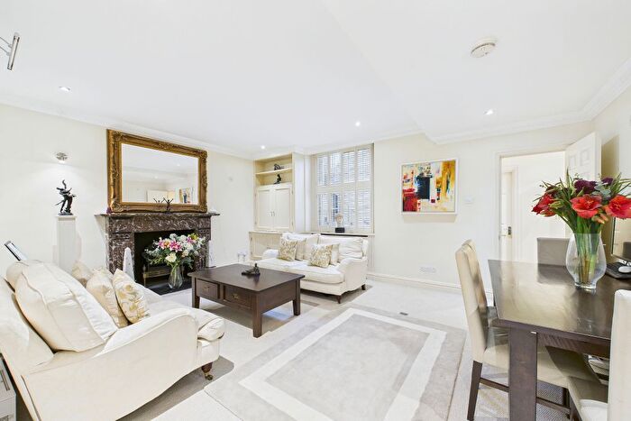 2 Bedroom Flat For Sale In Belgrave Road, Pimlico, London, SW1V