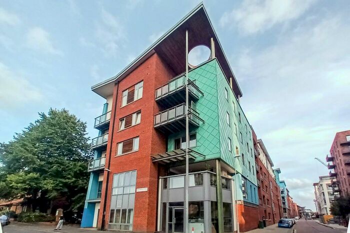 2 Bedroom Apartment To Rent In Crown & Anchor House, New Kingsley Road, Temple Quay, BS2