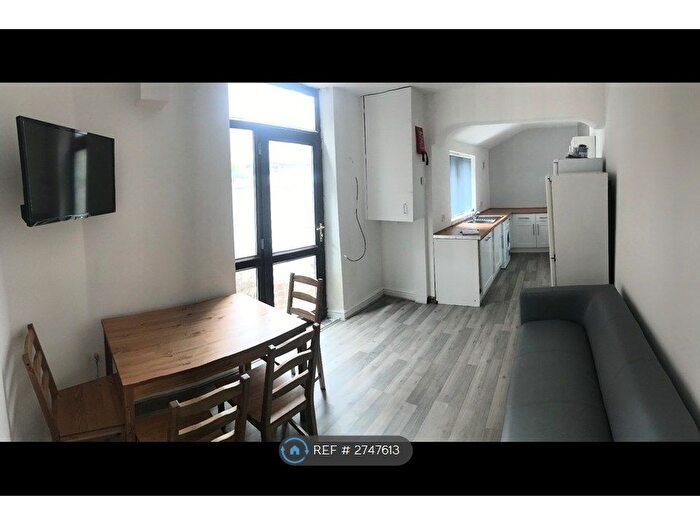 5 Bedroom Terraced House To Rent In Liverpool Street, Salford, M5