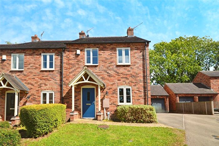 3 Bedroom End Of Terrace House For Sale In Adams Close, Hartshorne, Swadlincote, Derbyshire, DE11