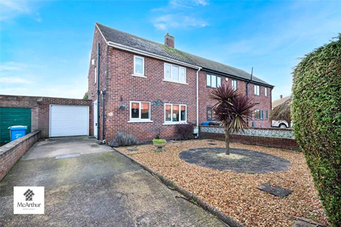 2 Bedroom Semi-Detached House For Sale In Amanda Road, Harworth & Bircotes, Doncaster, South Yorkshire, DN11