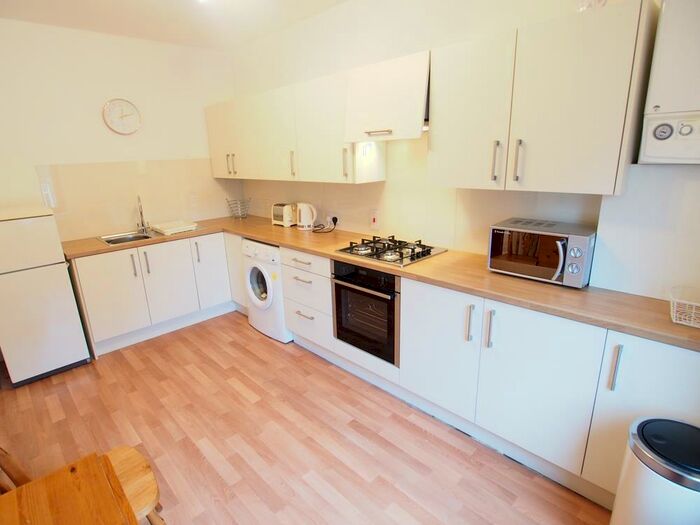 2 Bedroom Flat To Rent In George Street, Left, AB25