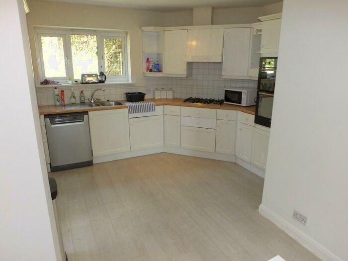 4 Bedroom Detached House To Rent In North Way, Lewes, East Sussex, BN7