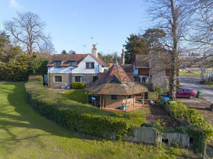 3 Bedroom Detached House For Sale In Stoke Road, Cobham, KT11