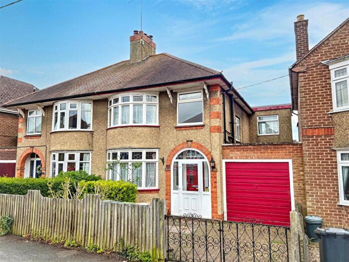 3 Bedroom Semi-Detached House For Sale In Holyoake Road, Wollaston, Wellingborough, NN29