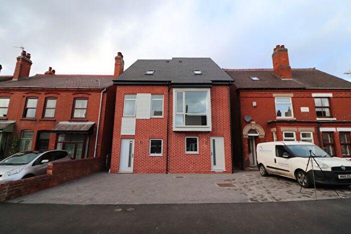 4 Bedroom Semi-Detached House For Sale In Ashby Road, Swadlincote, DE12