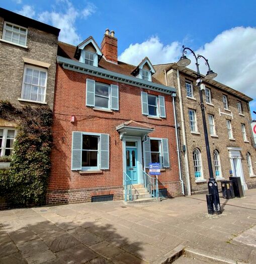4 Bedroom Property To Rent In Angel Hill, Bury St Edmunds, IP33