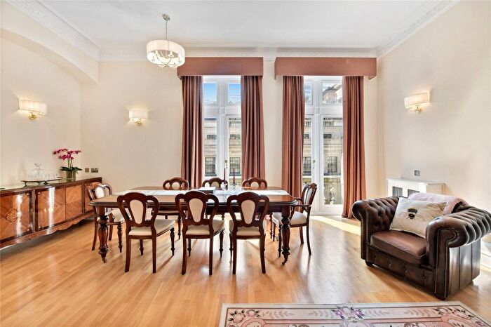 2 Bedroom Flat To Rent In Whitehall Court, Westminster, London, SW1A