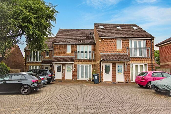 1 Bedroom Maisonette For Sale In Cranes Way, Borehamwood, WD6