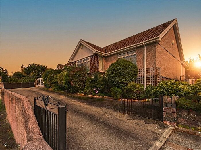 4 Bedroom Bungalow For Sale In Western Avenue, Liskeard, PL14