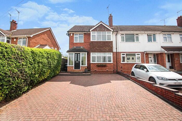 3 Bedroom End Of Terrace House For Sale In Stonebury Avenue, Coventry, CV5