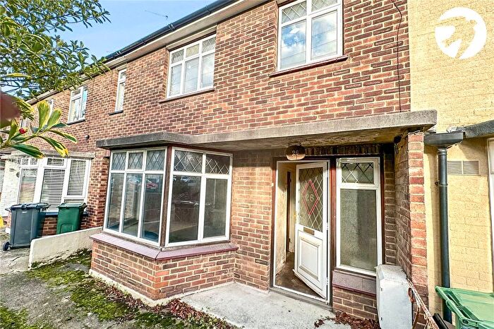 3 Bedroom Semi Detached House For Sale In Manor Road, Swanscombe, Kent, DA10