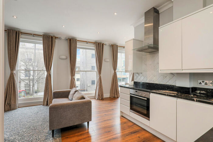 2 Bedroom Apartment To Rent In Redcliffe Gardens, Chelsea, SW10