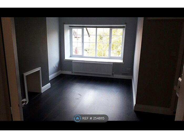 2 Bedroom Flat To Rent In Beaufort Road, Sale, M33