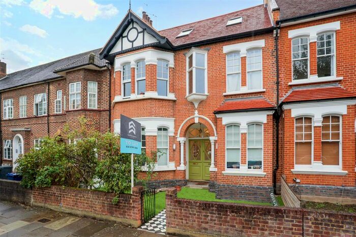 4 Bedroom Flat To Rent In Woodgrange Avenue, London, W5