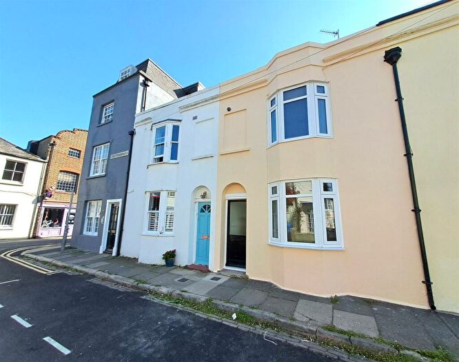3 Bedroom Terraced House To Rent In Cheltenham Place, Brighton, BN1