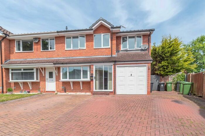 4 Bedroom Property To Rent In Bilbury Close, Walkwood, Redditch, B97