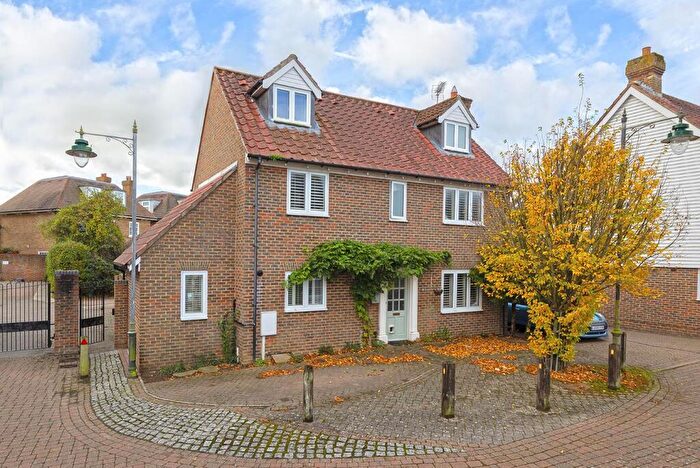 4 Bedroom Detached House For Sale In Anisa Close, Kings Hill, ME19