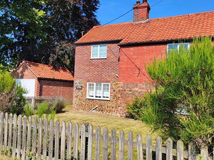 3 Bedroom Cottage For Sale In Lodge Cottage, North Wootton, PE30