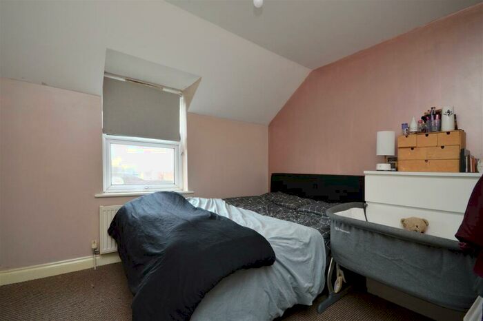 2 Bedroom Flat To Rent In Blackswarth Road, Bristol, BS5