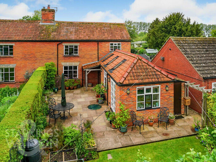 4 Bedroom Cottage For Sale In South Green, Mattishall, Dereham, NR20