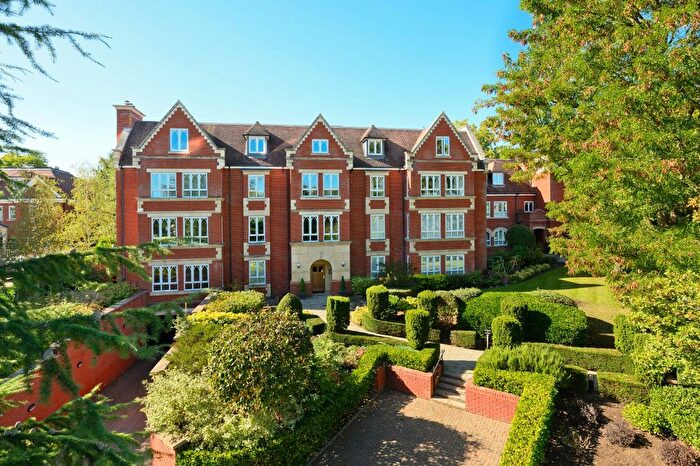2 Bedroom Flat For Sale In Esher Park Avenue, Esher, Surrey, KT10
