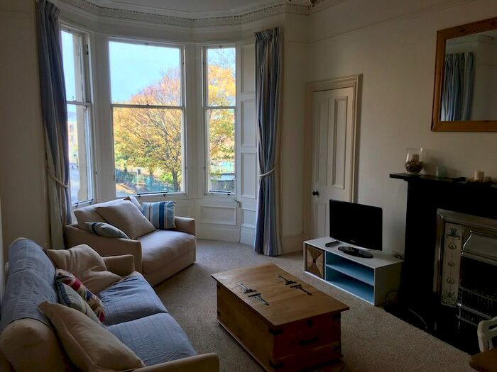 2 Bedroom Flat To Rent In Montgomery Street, Edinburgh, EH7