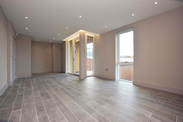 2 Bedroom Flat To Rent In Picton Street Camberwell, SE5