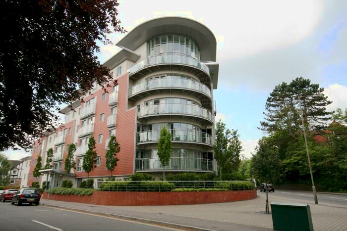 2 Bedroom Apartment To Rent In Woking, GU22