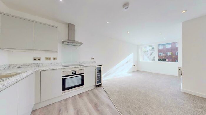 Apartment To Rent In Bond House, Newbury, RG14