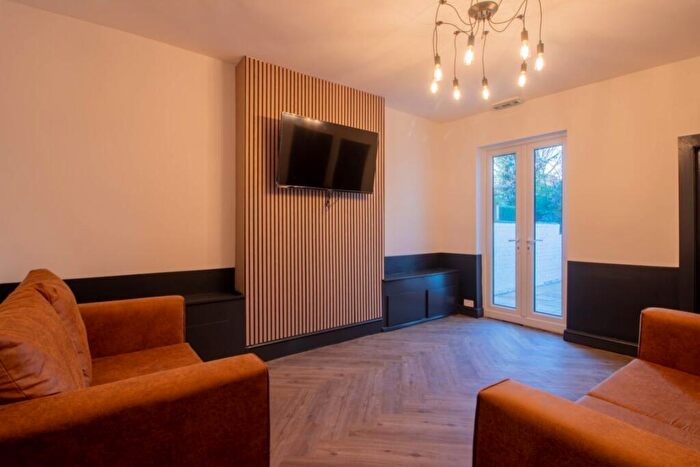 6 Bedroom Semi Detached House To Rent In Fletcher Road, Beeston, NG9