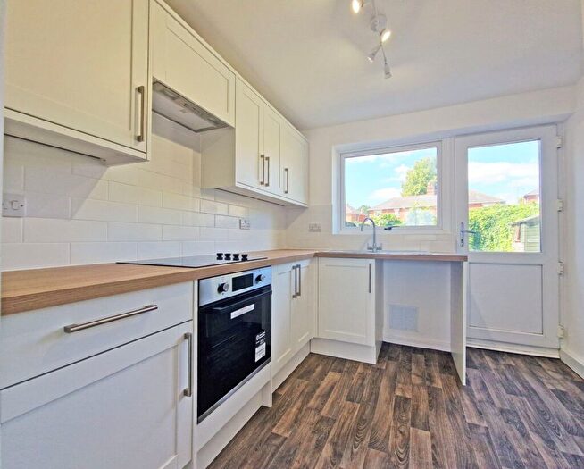 3 Bedroom Terraced House To Rent In Levenot Close, Banbury, Oxon, OX16