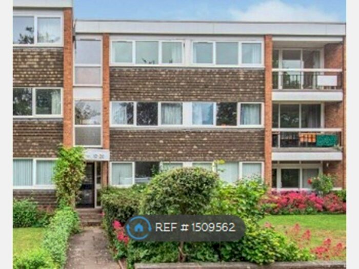 2 Bedroom Flat To Rent In Warren Court, Leamington Spa, CV32