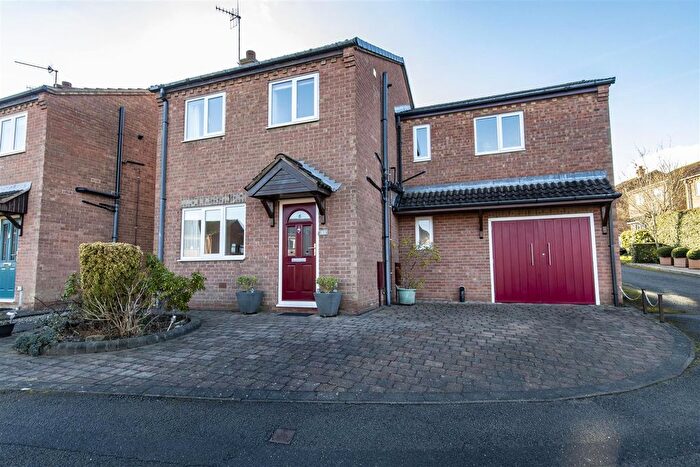 4 Bedroom Detached House For Sale In Ashhurst Close, Chesterfield, S40