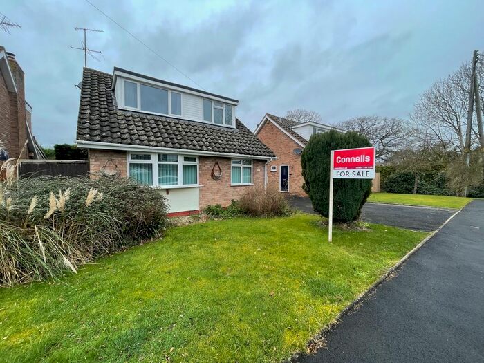3 Bedroom Detached Bungalow For Sale In Froxmere Road, Crowle, Worcester, WR7