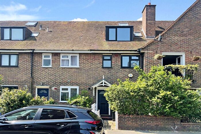 3 Bedroom Terraced House To Rent In Ambergate Street, London, SE17